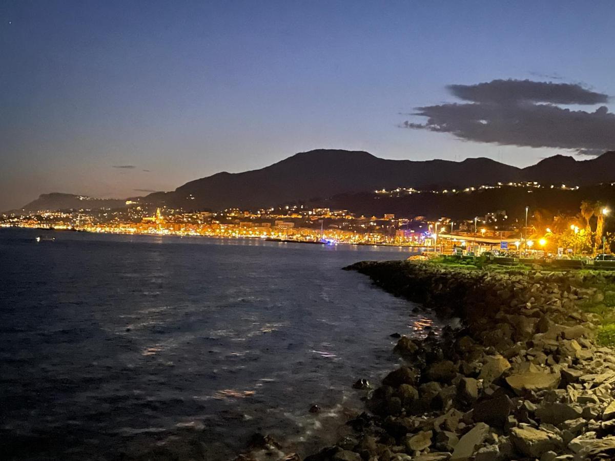 Menton Centre Vue Imprenable Sur Mer Et Jardin Bioves Luaran gambar