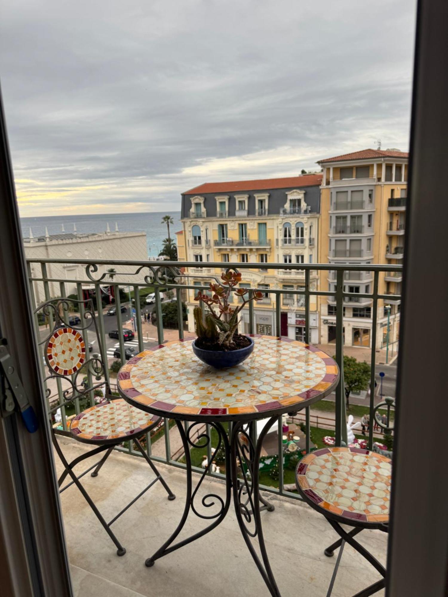 Menton Centre Vue Imprenable Sur Mer Et Jardin Bioves Luaran gambar